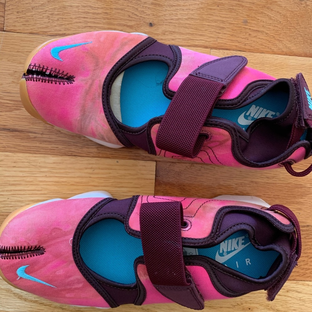 Nike air rift women’s 8 new